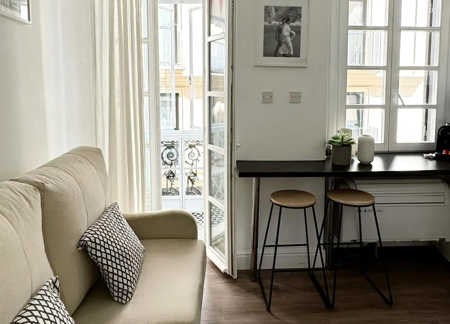 Fabulous City Centre Apartment - Grand Central House Gibraltar