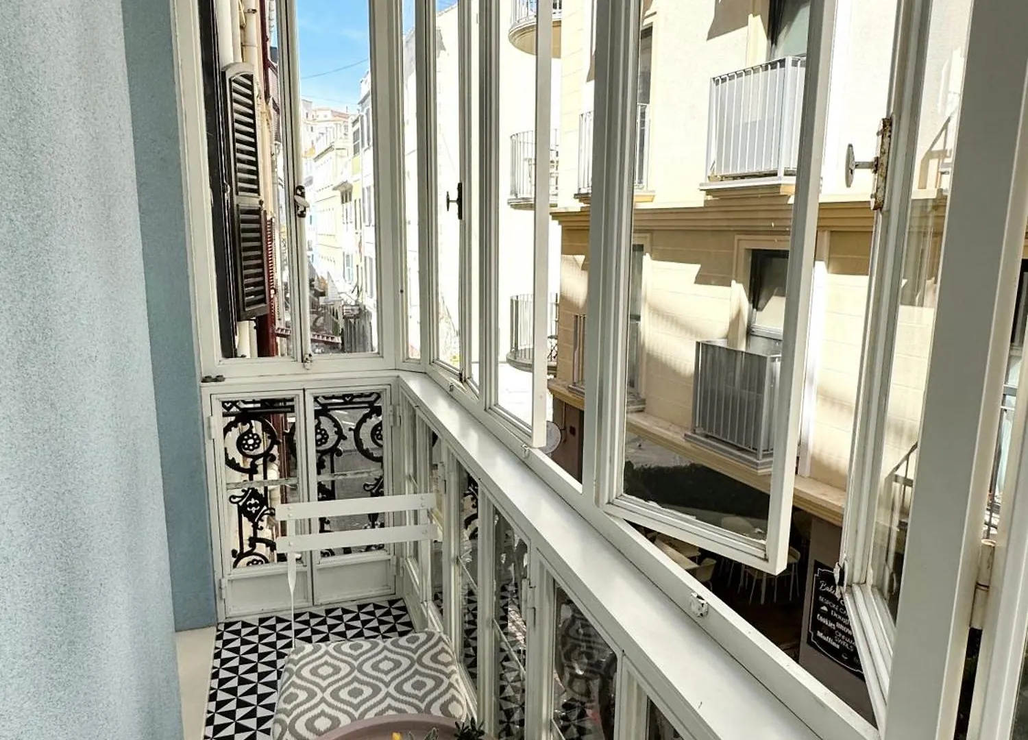 Fabulous City Centre Apartment - Grand Central House Gibilterra 0*,  Gibilterra